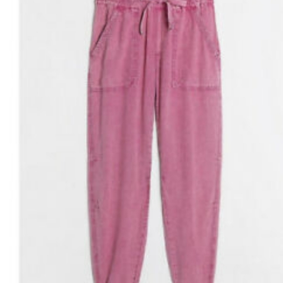 Anthropologie Pants - Anthropologie pink casual jogger Size S